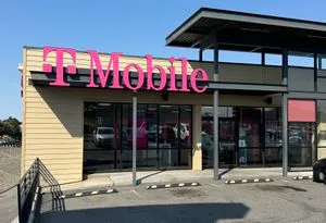 T-Mobile Columbia Ctr Blvd & Grandridge