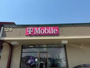 T-Mobile Kennewick Ave & 395