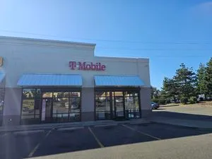 T-Mobile Pacific Hwy S & S 252nd St