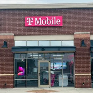 T-Mobile S Main St & Masten Dr