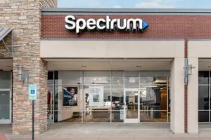 Spectrum - 1515 N Town E Blvd