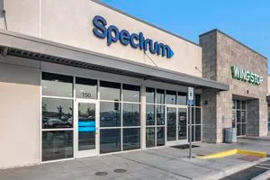 Spectrum - 200 Vista Knoll Pkwy