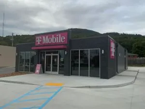 T-Mobile Main & Pinecrest