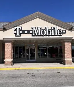 T-Mobile W Dekalb Pike & Town Center Rd