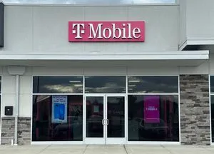 T-Mobile Ulster Ave & Kings Mall Ct