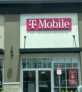T-Mobile Osceola Pkwy & Florida Tpke