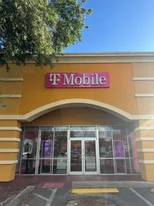 T-Mobile US Hwy 192 & East Bass Rd