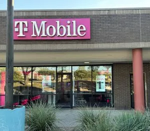 T-Mobile Riverside & Pleasant Valley