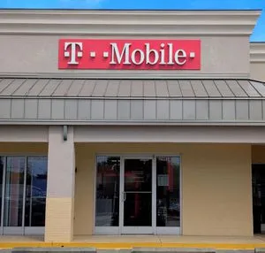 T-Mobile N Broadway St