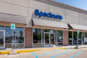 Spectrum - 851 E Chicago St