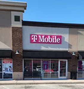 T-Mobile E Blvd & S Reed Rd
