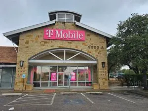 T-Mobile S I-35 & W Slaughter Ln