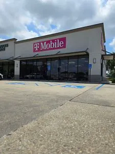 T-Mobile Johnston St & Amb Caffery