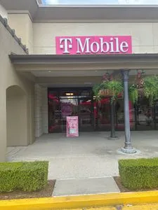 T-Mobile Johnston St & College Rd