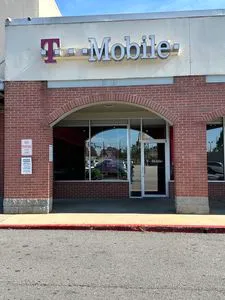 T-Mobile LaGrange Plaza