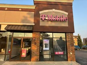T-Mobile La Grange Rd & Locust Ave