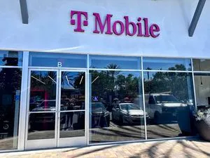 T-Mobile Golden Lantern & Camino Del Avion