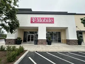 T-Mobile Imperial Hwy & Idaho