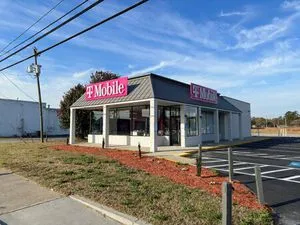 T-Mobile US-52 & Marion St