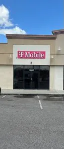 T-Mobile US Hwy 98 & Sharon