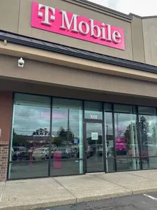 T-Mobile Bridgeport Way & 100th