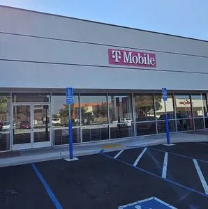 T-Mobile Grossmont Ctr Dr & Murray Dr