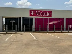 T-Mobile 4th & Dallas