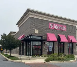 T-Mobile Shoppes at Belmont