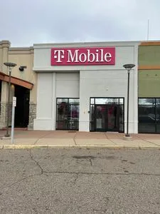 T-Mobile Lansing Mall