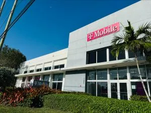 T-Mobile Biscayne Blvd & NE 178th St