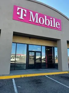 T-Mobile 7th St & Legion Dr