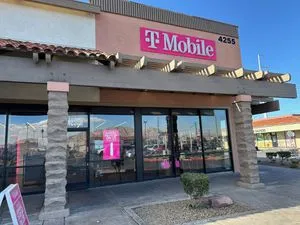 T-Mobile Charleston & Lamb