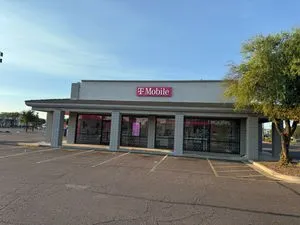 T-Mobile N Dysart Rd & W McDowell Rd