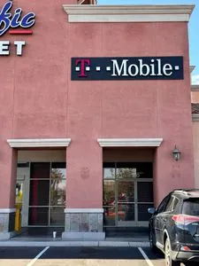 T-Mobile Silverado & Bermuda