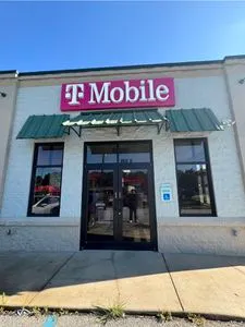 T-Mobile East Main St & Brownlee Ave