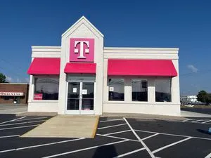 T-Mobile N Locust Ave & Helton Dr