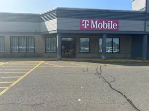 T-Mobile Winthrop Ave & Grafton St