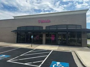 T-Mobile Town Center Plaza