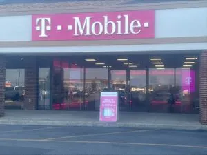 T-Mobile W Main St & Rocky Rd