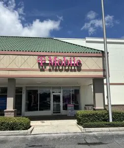 T-Mobile Leesburg Palm Plaza