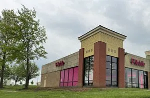 T-Mobile Blue Pkwy & Chipman