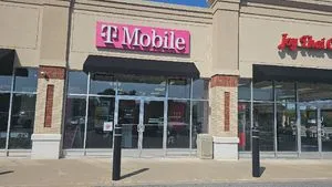 T-Mobile N 10th St & St Mary St