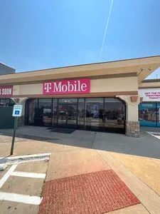 T-Mobile W Main St & S Edmonds Ln
