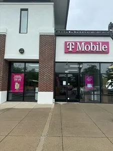 T-Mobile Leestown Rd & Boiling Springs Dr