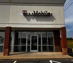 T-Mobile Forest Hill Rd & Hwy 64
