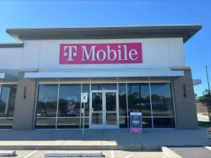 T-Mobile Hwy 146 & N Main St