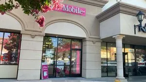 T-Mobile Lincoln Blvd and Sterling Pwky