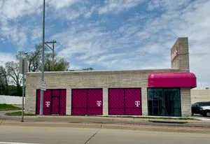 T-Mobile 48th St & O St