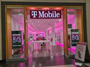 T-Mobile Lincolnwood Town Center