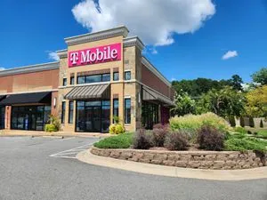 T-Mobile Chenal Pkwy & Kanis Rd